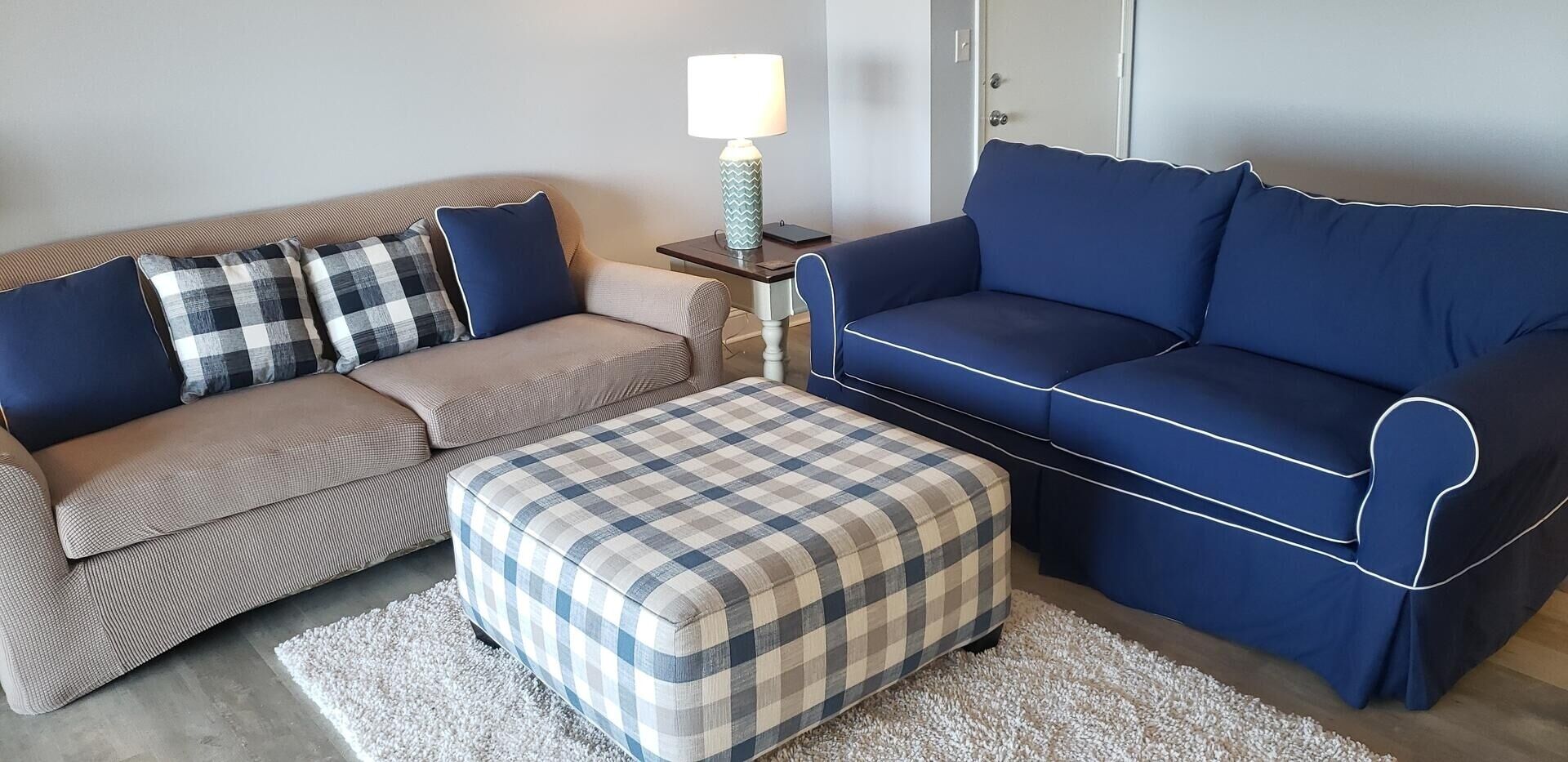 Condo, 2 Bedrooms | Living area