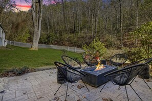 Cabin, 3 Bedrooms | Property grounds - Smokin' Blue Villa 3 Bedroom Home (Gatlinburg)