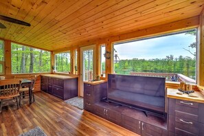 Interior - Tower Lake Vacation Home & Cabin (Birchwood)