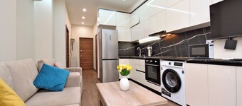 Apartment by Luxe Group VA277