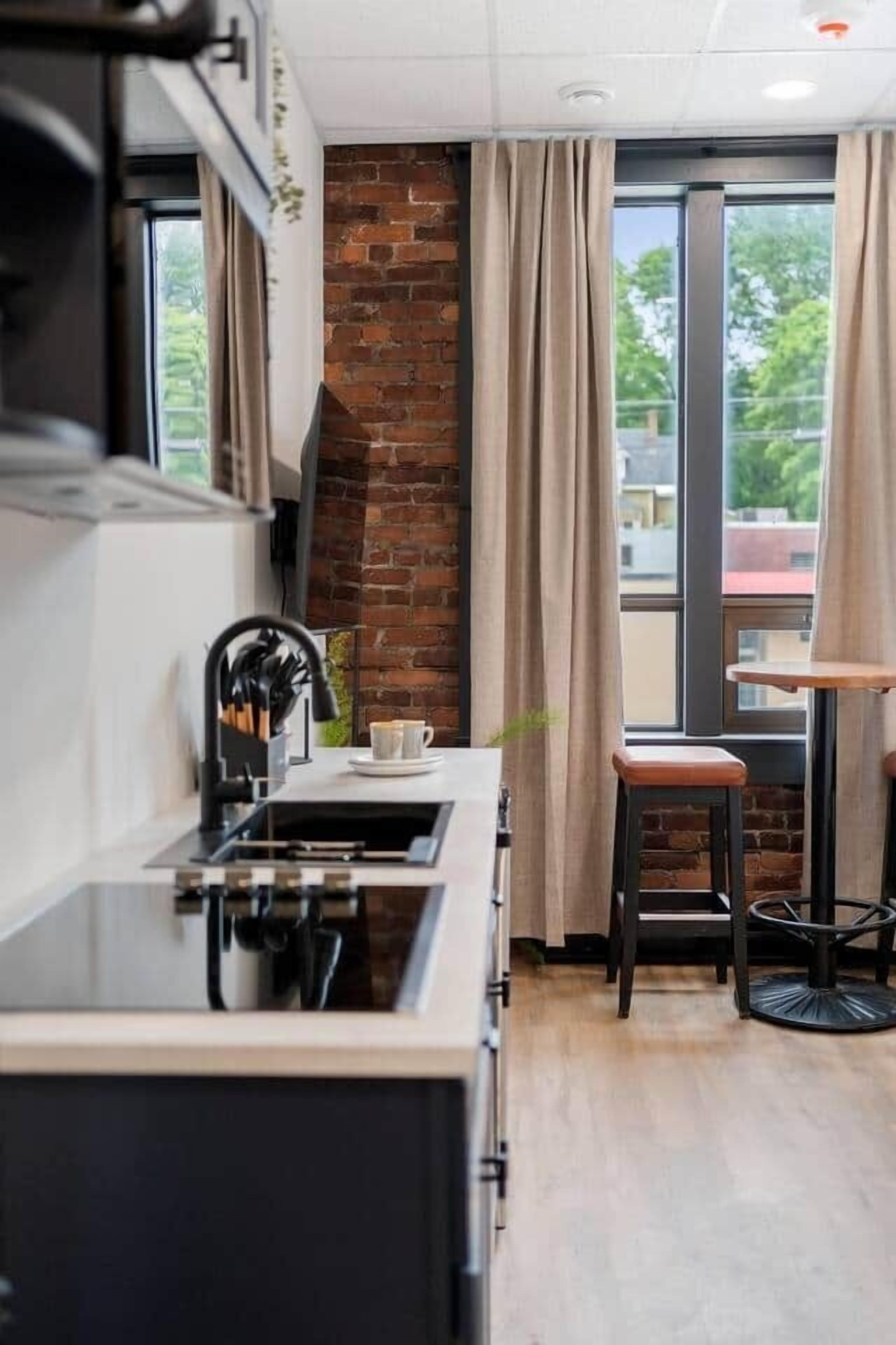 Fridge, microwave, stovetop, toaster