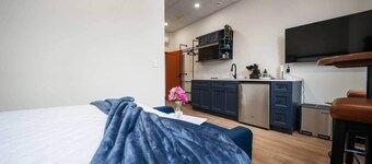 Blue Room @ The MillRows Suites