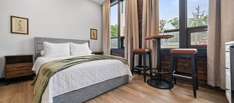 The Classic @TheMillRowsSuites