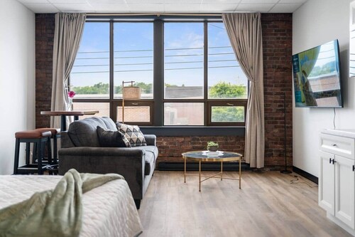 Golden Hour @TheMillRowsSuites