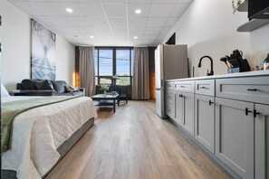 Iron/ironing board, WiFi