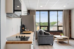 Fridge, microwave, stovetop, toaster