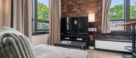 Fer et planche Ă repasser, Wi-Fi, literie fournie