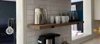 “Not the Ritz”, 2 mi Macon DT , very private fenced yard, off street parking! 