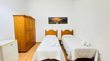 1 habitación, internet y ropa de cama
