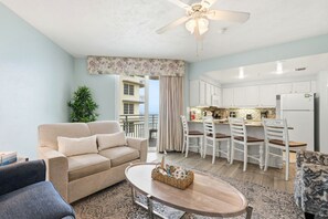 Televisio, videopelejä, pöytäjalkapallopöytä, pöytätennispöytä