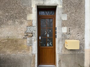 Exterior detail - The Cocon Room with Wi-Fi (Frossay)