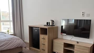 Bügeleisen/Bügelbrett, Internetzugang, Bettwäsche