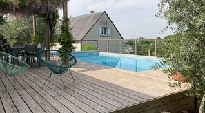 Pool - Guest Room “La Gâtine” with Pool, Terrace & Wi-Fi in Rochecorbon (Rochecorbon)
