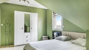 1 bedroom, WiFi, bed sheets