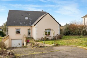 Exterior - Guest Room “La Gâtine” with Pool, Terrace & Wi-Fi in Rochecorbon (Rochecorbon)