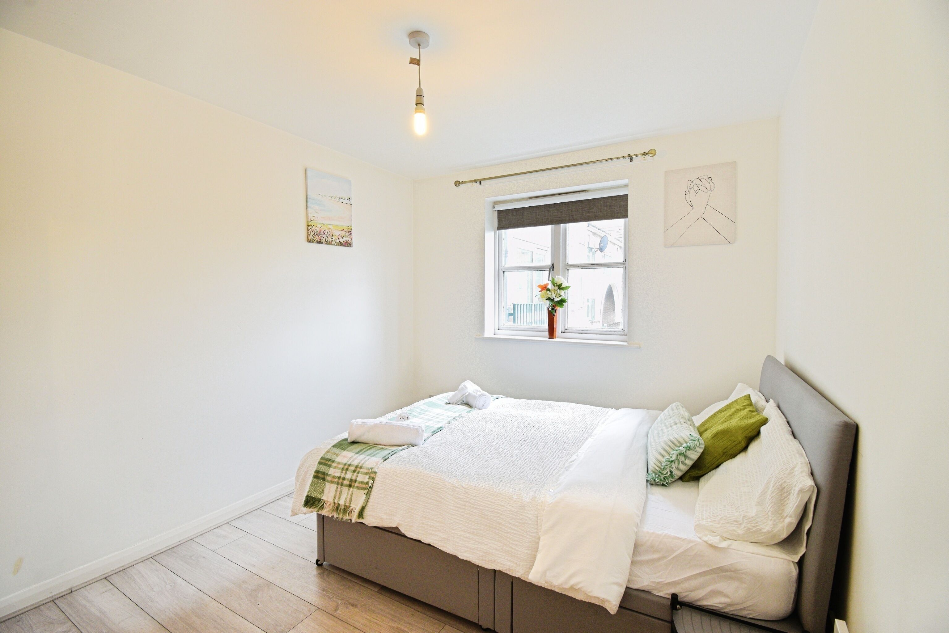 2 chambres, fer et planche à repasser, Wi-Fi, draps fournis