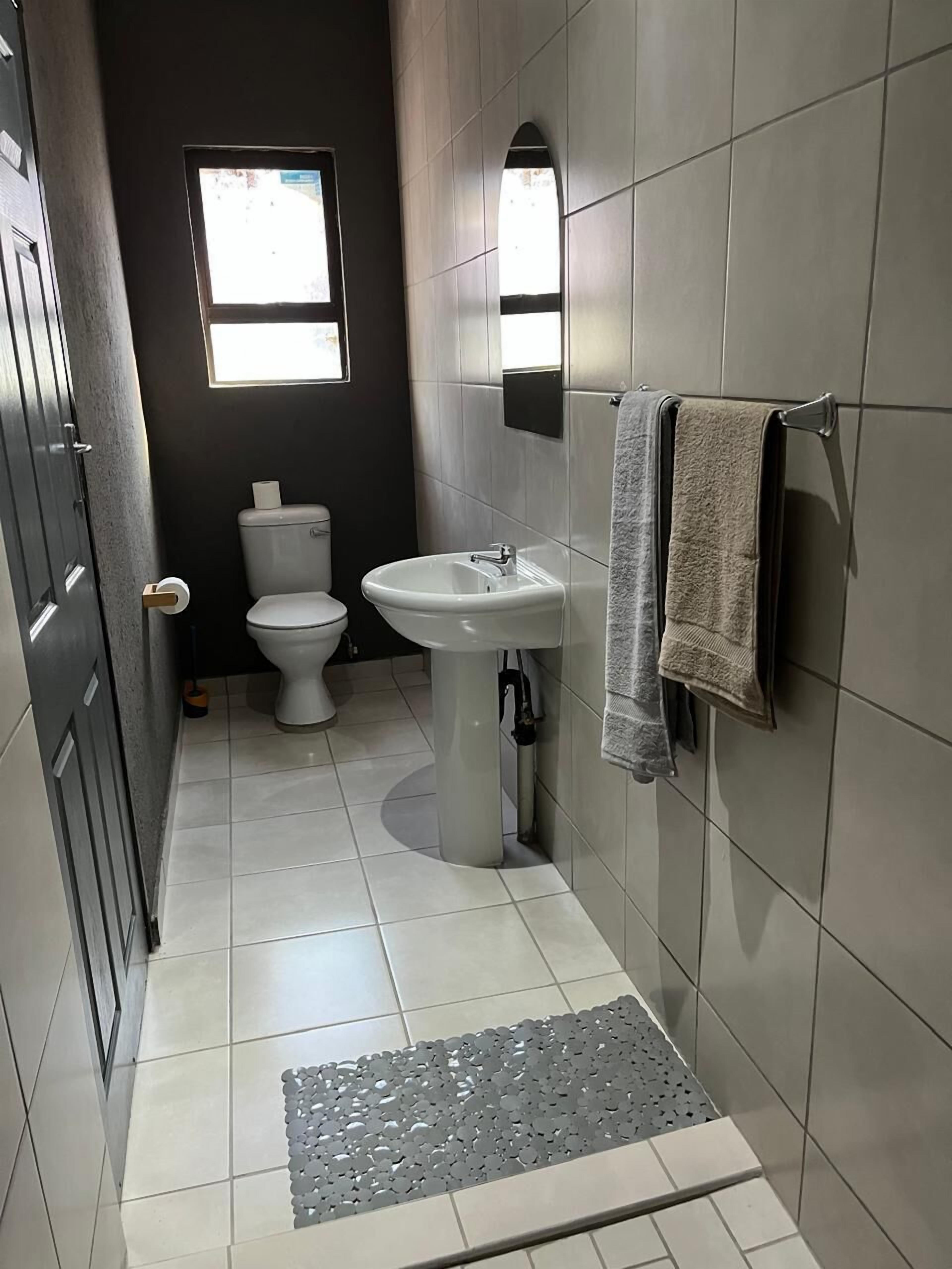 Superior Double or Twin Room, Balcony, Garden View | Bathroom