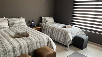 Deluxe Double or Twin Room | Iron/ironing board, free WiFi