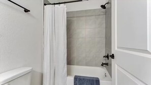 Handtücher, Seife, Toilettenpapier
