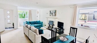 Willow Cottage - 2 Bed Flat on charming village Green 5 miles from Cambridge.
