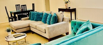 Willow Cottage - 2 Bed Flat on charming village Green 5 miles from Cambridge.
