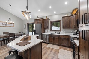 Unclassified image, 5 of 52, button