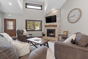 Unclassified image, 4 of 52, button