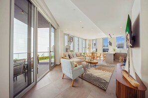 Living area - 2BS-Reef2C - Two Bedroom Luxury Condo (Noord)