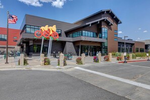 Exterior - Moose Mgmt – Pvt Hot Tub | Free Shuttle | Sleeps 8 (Park City)