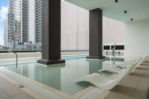 Pool - Downtown Miami | RooftopPool & Coworking (Miami)