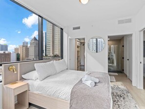 1 bedroom, iron/ironing board, WiFi, bed sheets - Downtown Miami | RooftopPool & Coworking (Miami)