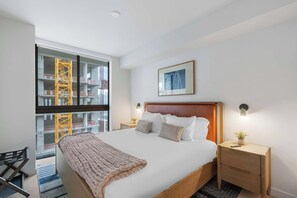 1 bedroom, iron/ironing board, WiFi, bed sheets - Modern 1BR | City Views | Walk to FIFA Fan Fest (Miami)