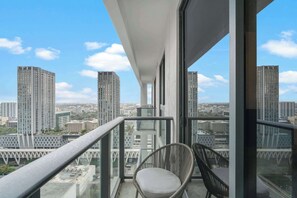 Property grounds - Modern 1BR | City Views | Walk to FIFA Fan Fest (Miami)
