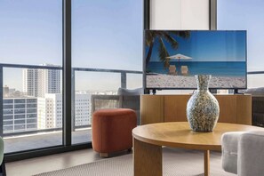 TV - Premium 2BR | FIFA Fan Fest | Skyline Pool (Miami)