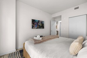 1 غرفة نوم ومكواة/لوح كي وواي فاي وملاءات أسرّة