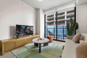 TV - Stylish 1BR | Walk to FIFA Fan Fest 2026 (Miami)