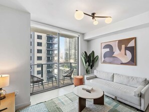 TV - Downtown 1BR | FIFA Fan Fest | World Cup (Miami)