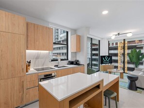 Fridge, microwave, oven, stovetop - 2BR Suite | FIFA Fan Fest | Rooftop Pool +Workpace (Miami)