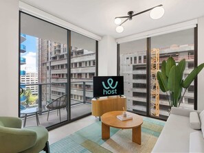 TV - 2BR Suite | FIFA Fan Fest | Rooftop Pool +Workpace (Miami)