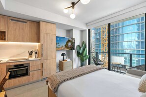 Iron/ironing board, WiFi, bed sheets - Downtown Studio | FIFA Fan Fest 15-Min Walk (Miami)