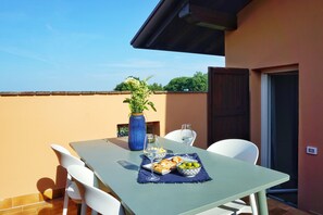 Deluxe Apartment, Lake View | Terrace/patio - Borgo Predeschera (Lonato del Garda)