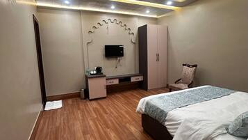 Standard Double Room | Egyptian cotton sheets, premium bedding, down comforters