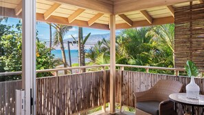 Outdoor dining - Newly Remodeled Boutique Beachside 1bd | Aloha Pualani Suite 6 (Kihei)