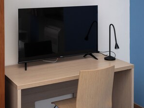 Comfort-Apartment | Zimmersafe, Schreibtisch, laptopgeeigneter Arbeitsplatz