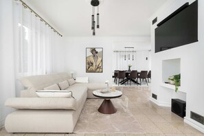 Televisión, oficina