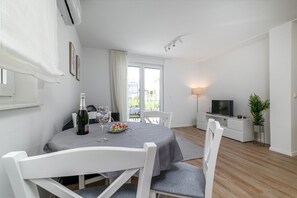 Dining - Cocaletto Villa / Franz Joseph Apartment 2 (Rovinj)