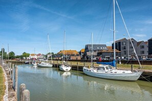 Marina - Rye & Shine - Rye Town Centre (East Sussex)