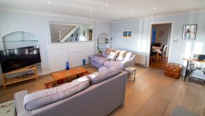 TV, books - Rye & Shine - Rye Town Centre (East Sussex)