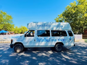 Property grounds - Easy Stay w/ 2 Parking Spots | 8 ppl | IC83 (Put-in-Bay)