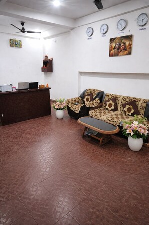 Lobby sitting area - SRT Homes  (Ranchi)